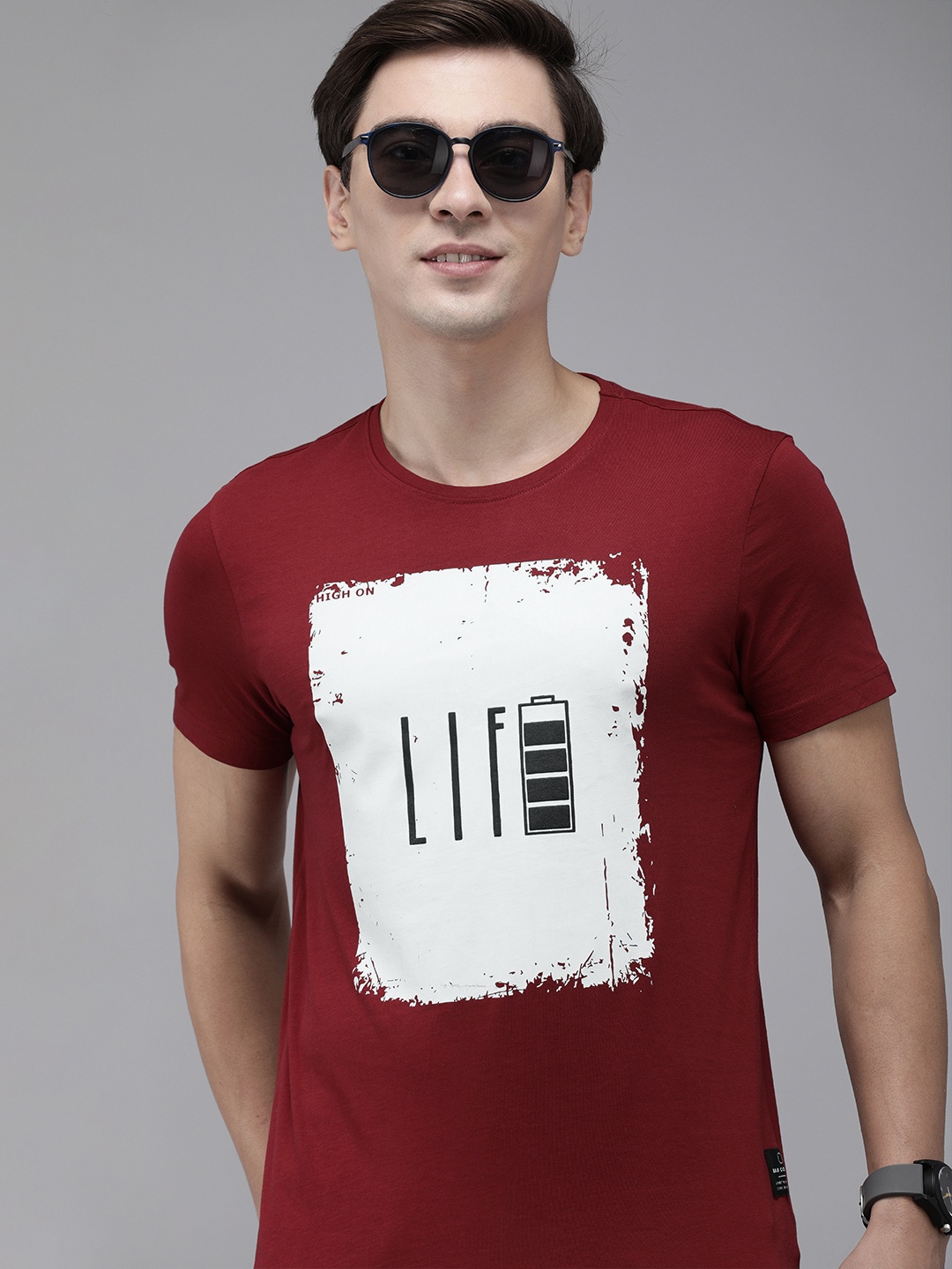

THE BEAR HOUSE Men Red & White Graphic Printed Pure Cotton Slim Fit T-shirt