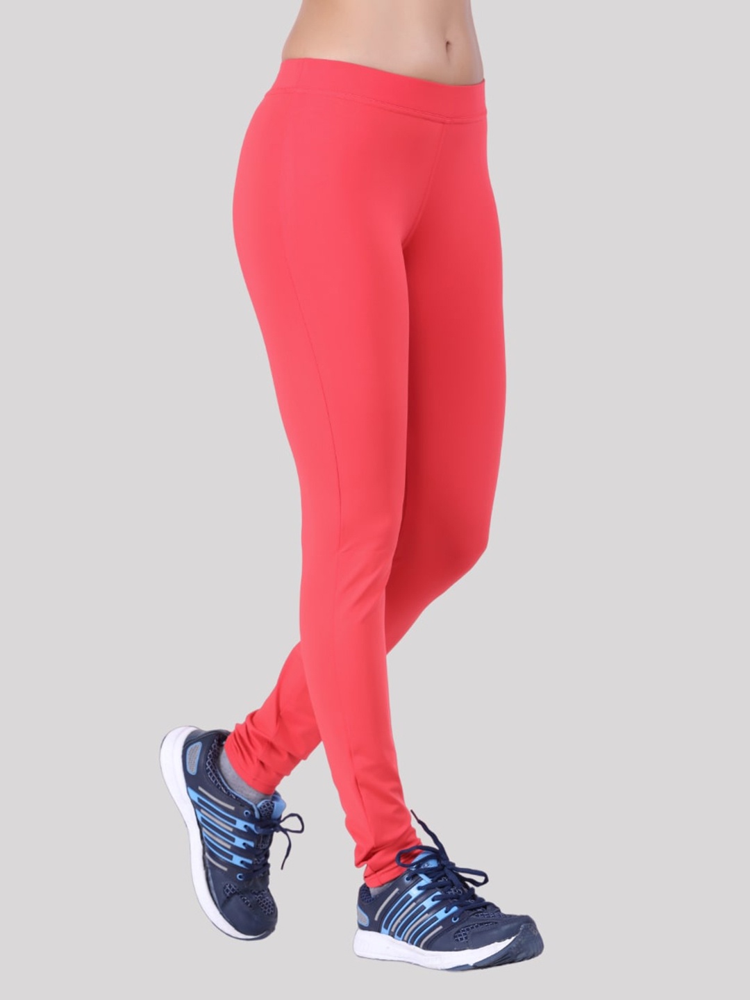 

LAASA SPORTS Women Red Solid Rapid-Dry Tights