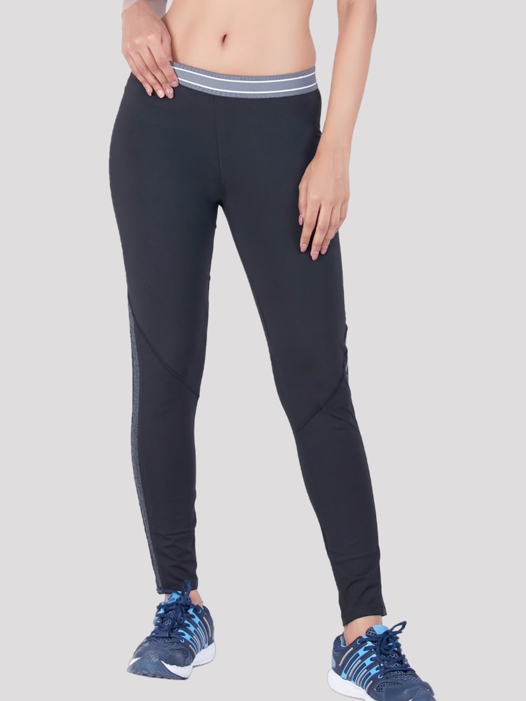 

LAASA SPORTS Women Black Solid Slim-Fit Track Pants