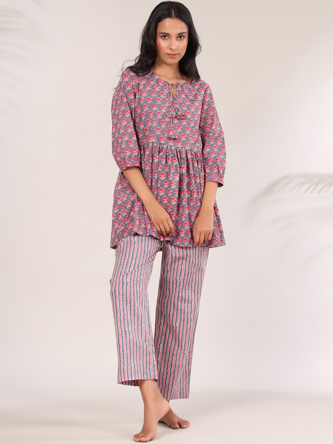 

JISORA Women Grey & Pink Printed Cotton Night suit