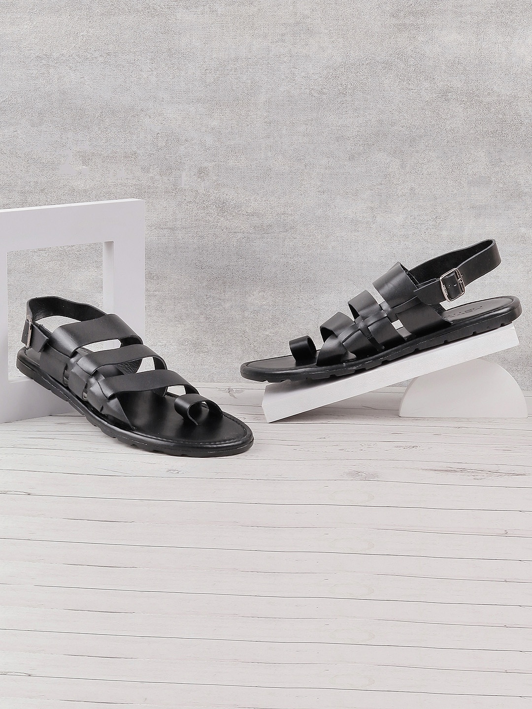 

Metro Men Black Leather Comfort Sandals
