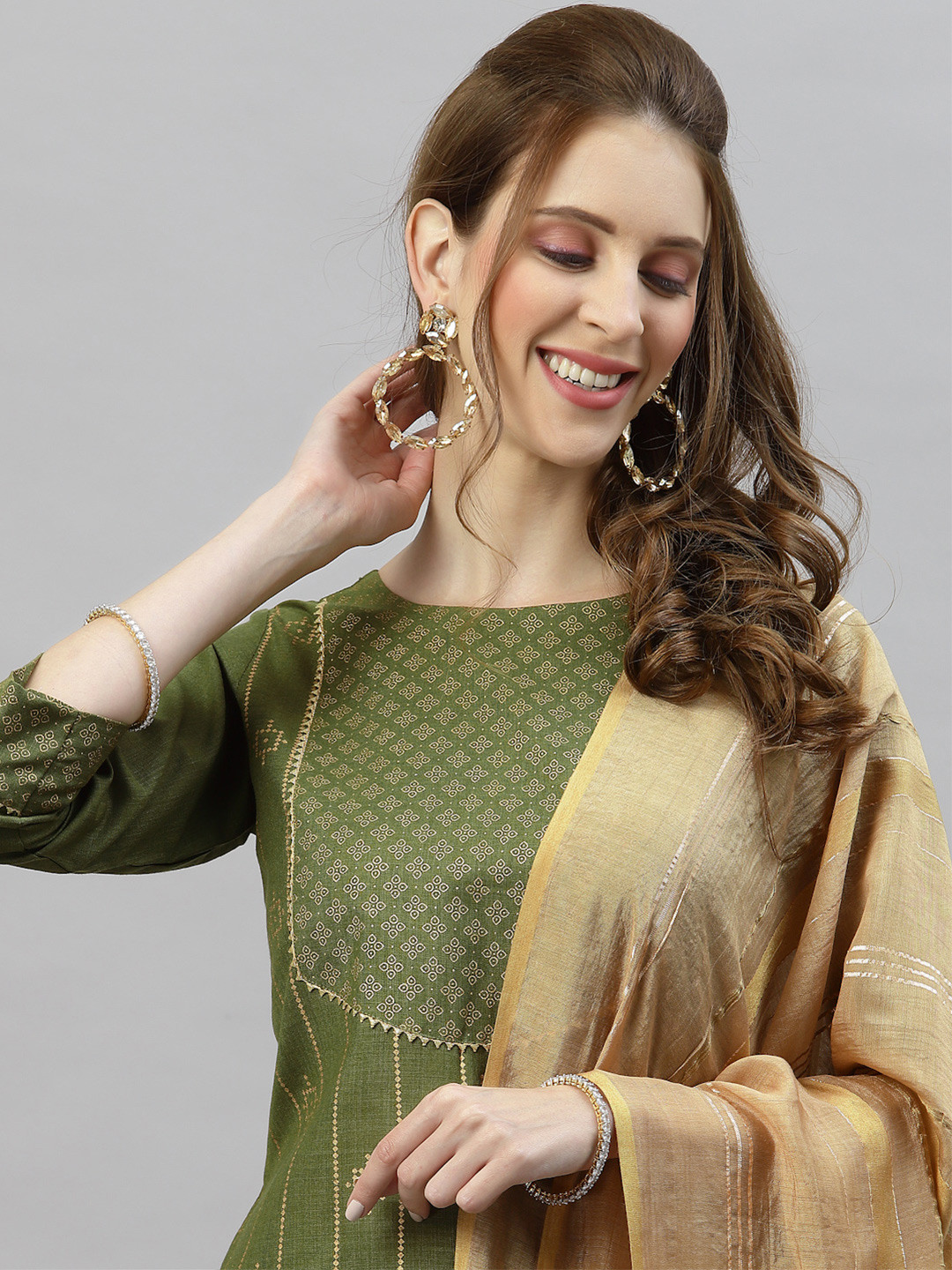 

SANISA Women Green Ethnic Motifs Printed Panelled Gotta Patti Kurta with Trousers & With Dupatta