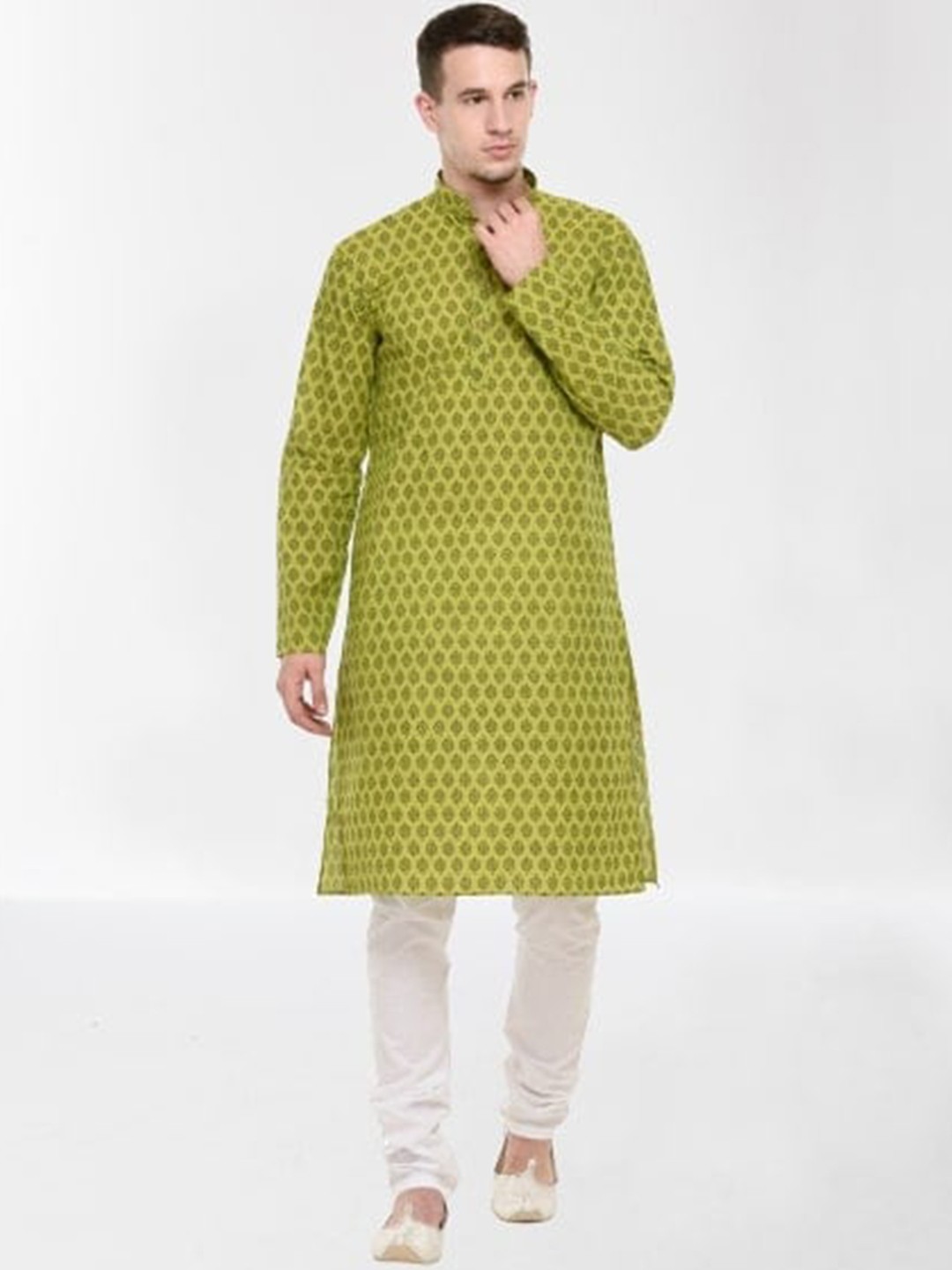 

RG DESIGNERS Men Green Ethnic Motifs Printed Kurta with Pyjamas