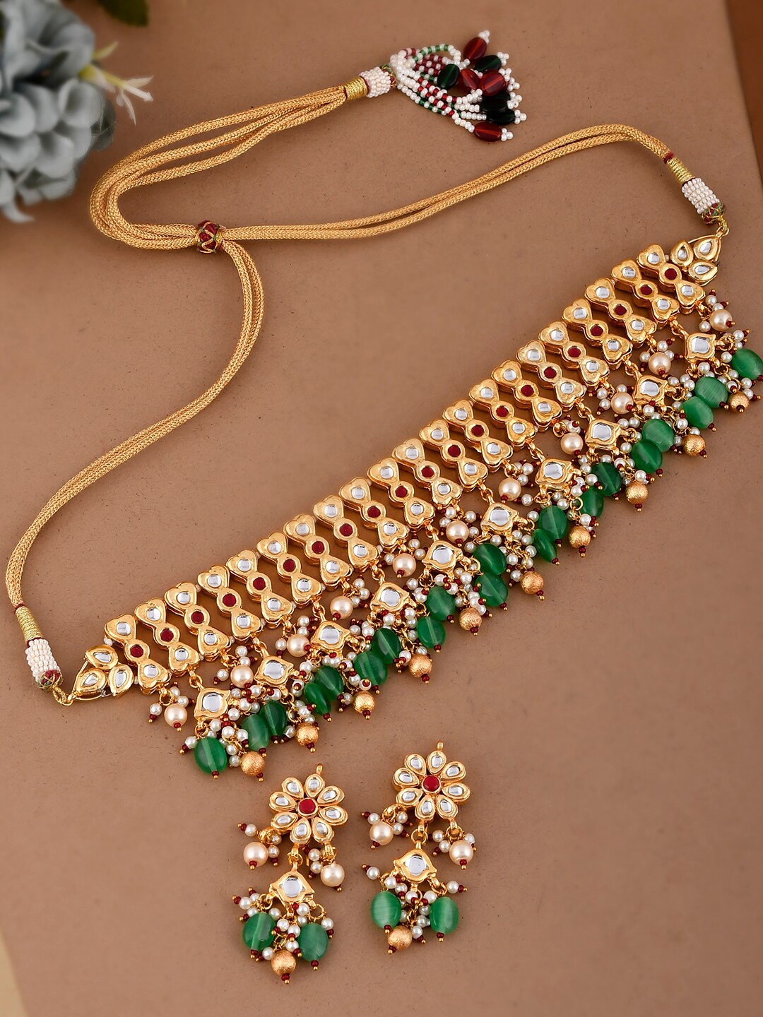 

DASTOOR Gold-Plated Green Kundan-Studded & Beaded Jewellery Set, Multi