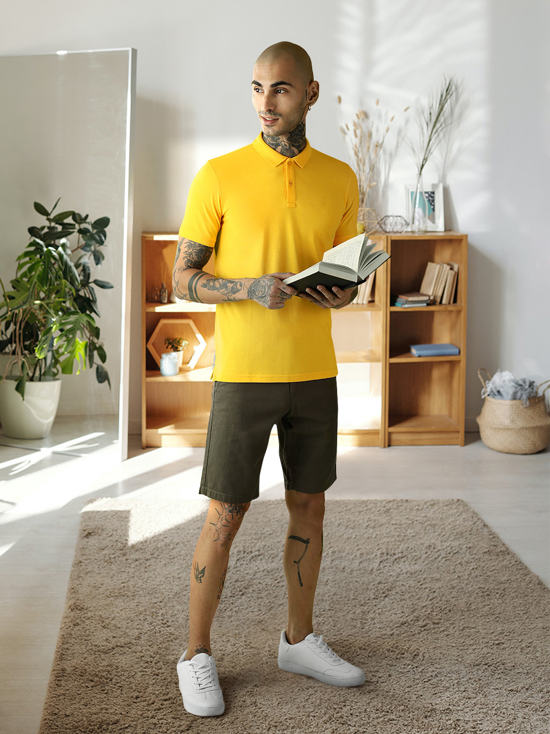 

Allen Solly Men Olive Green Solid Slim Fit Shorts
