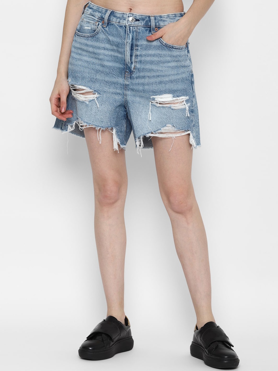

AMERICAN EAGLE OUTFITTERS Women Blue Washed Slim Fit Denim Shorts