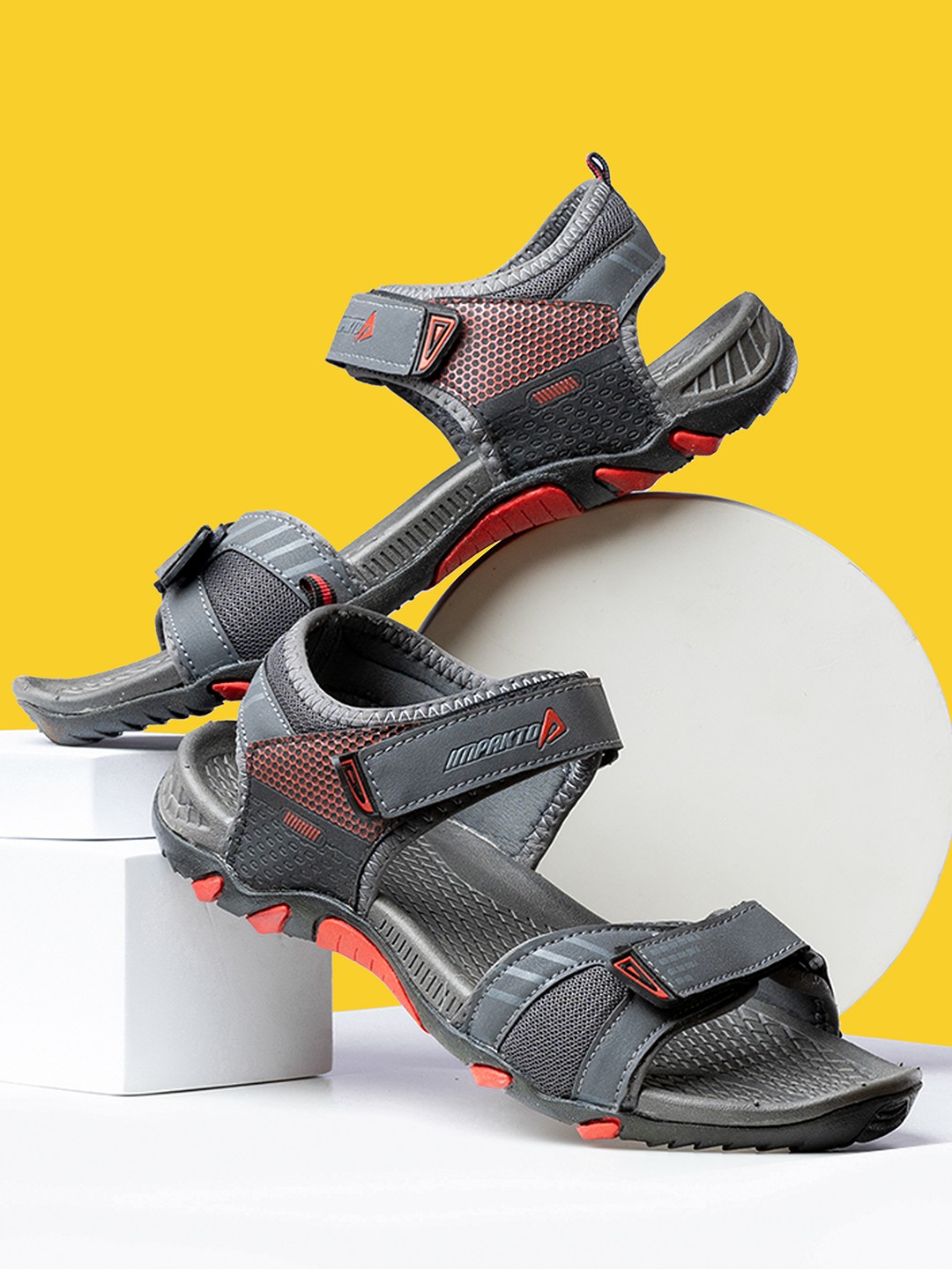 

IMPAKTO Men Black & Red Solid Sports Sandal