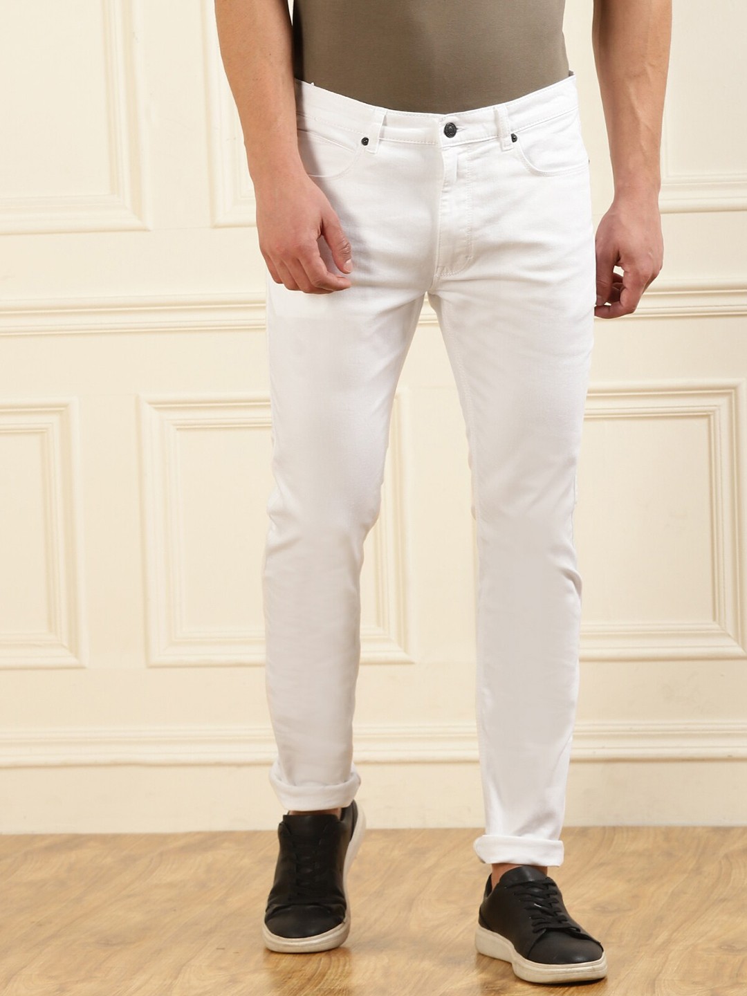 

HUGO Men White Solid Regular Fit Jeans