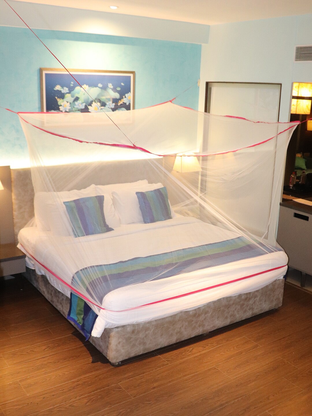 Silver Shine Pink & White Solid Foldable Mosquito Net