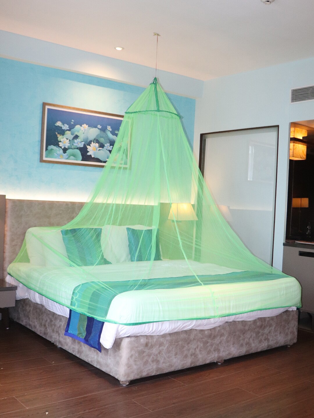 

Silver Shine Green Solid Foldable Mosquito Nets
