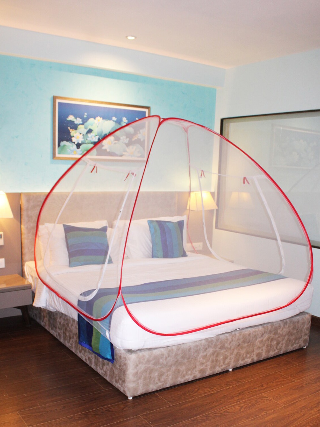 

Silver Shine Red Solid Foldable Mosquito Net