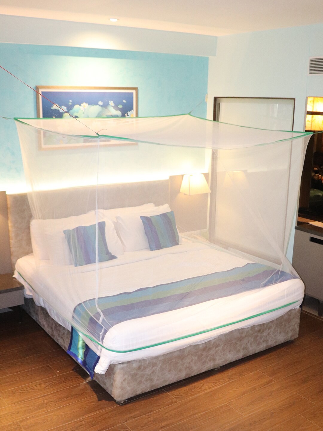 

Silver Shine Green Solid Foldable Mosquito Nets