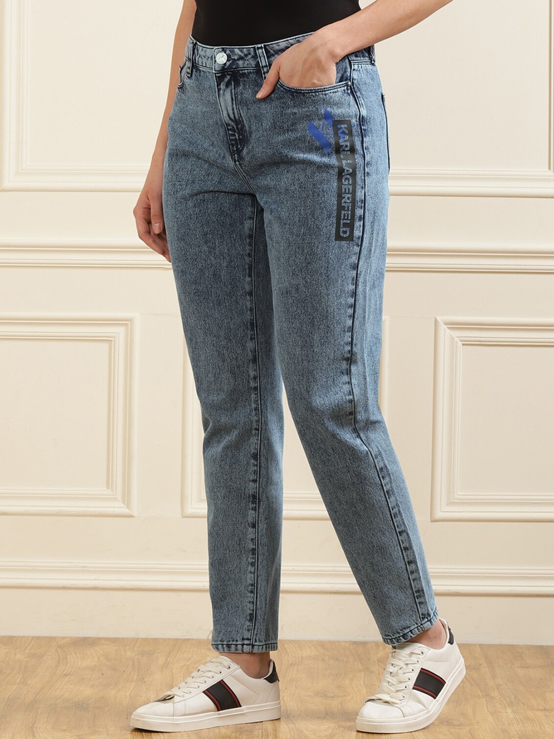 

Karl Lagerfeld Men Blue Heavy Fade Printed Jeans