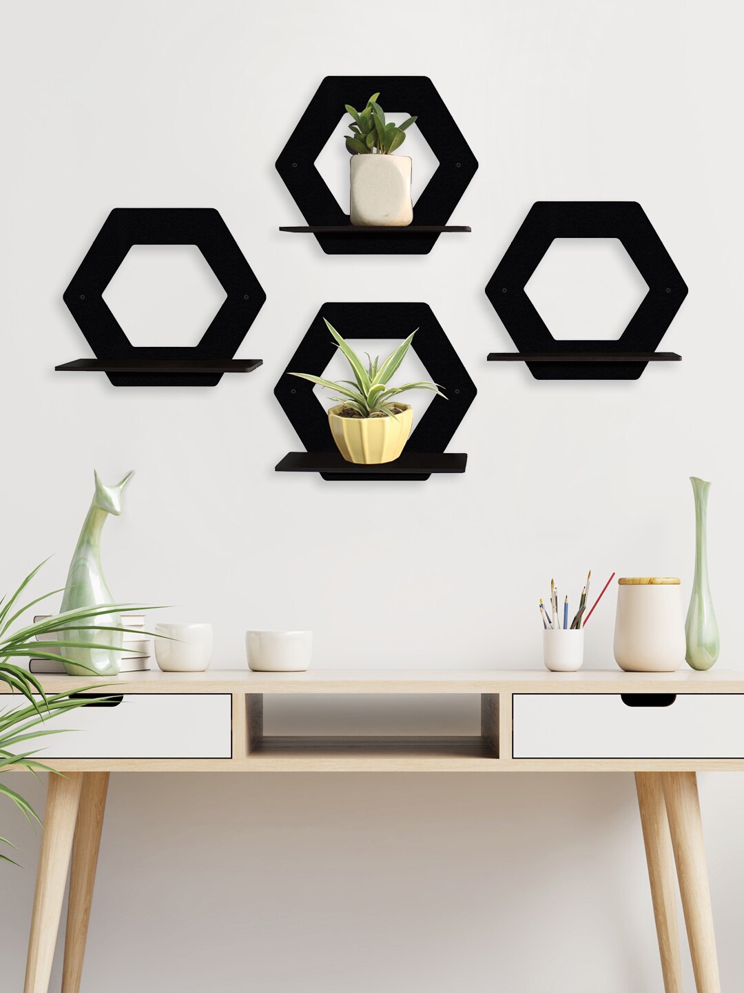 

RANDOM Set Of 4 Black Solid Wall Hanging Planters
