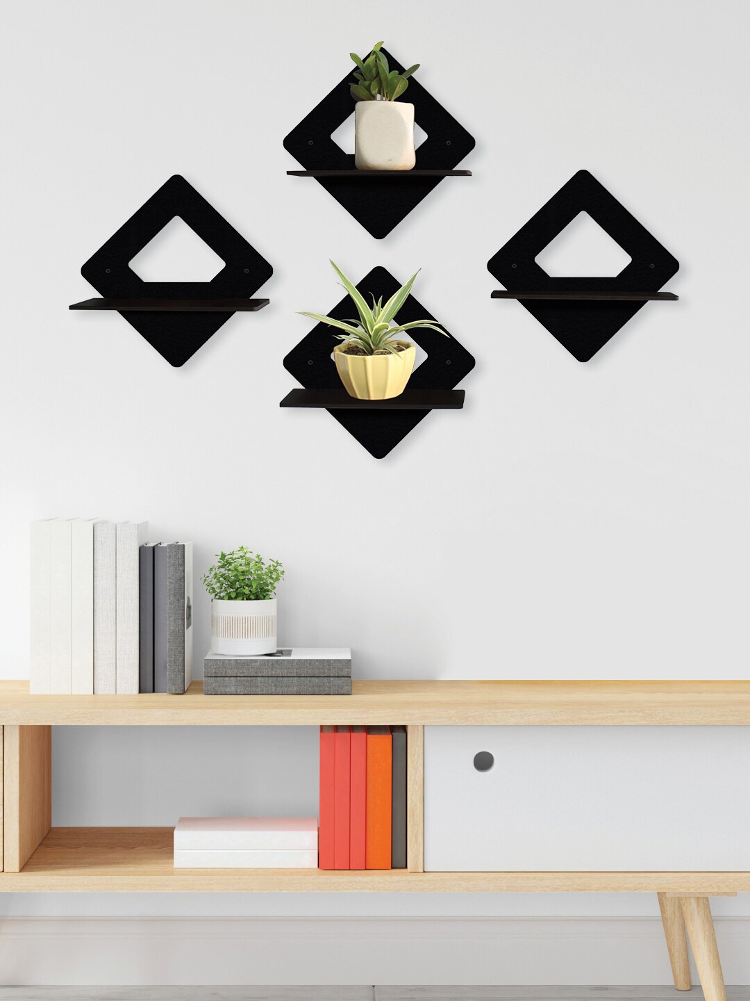 

RANDOM Set Of 4 Black Solid Wall Hanging Planters Stand