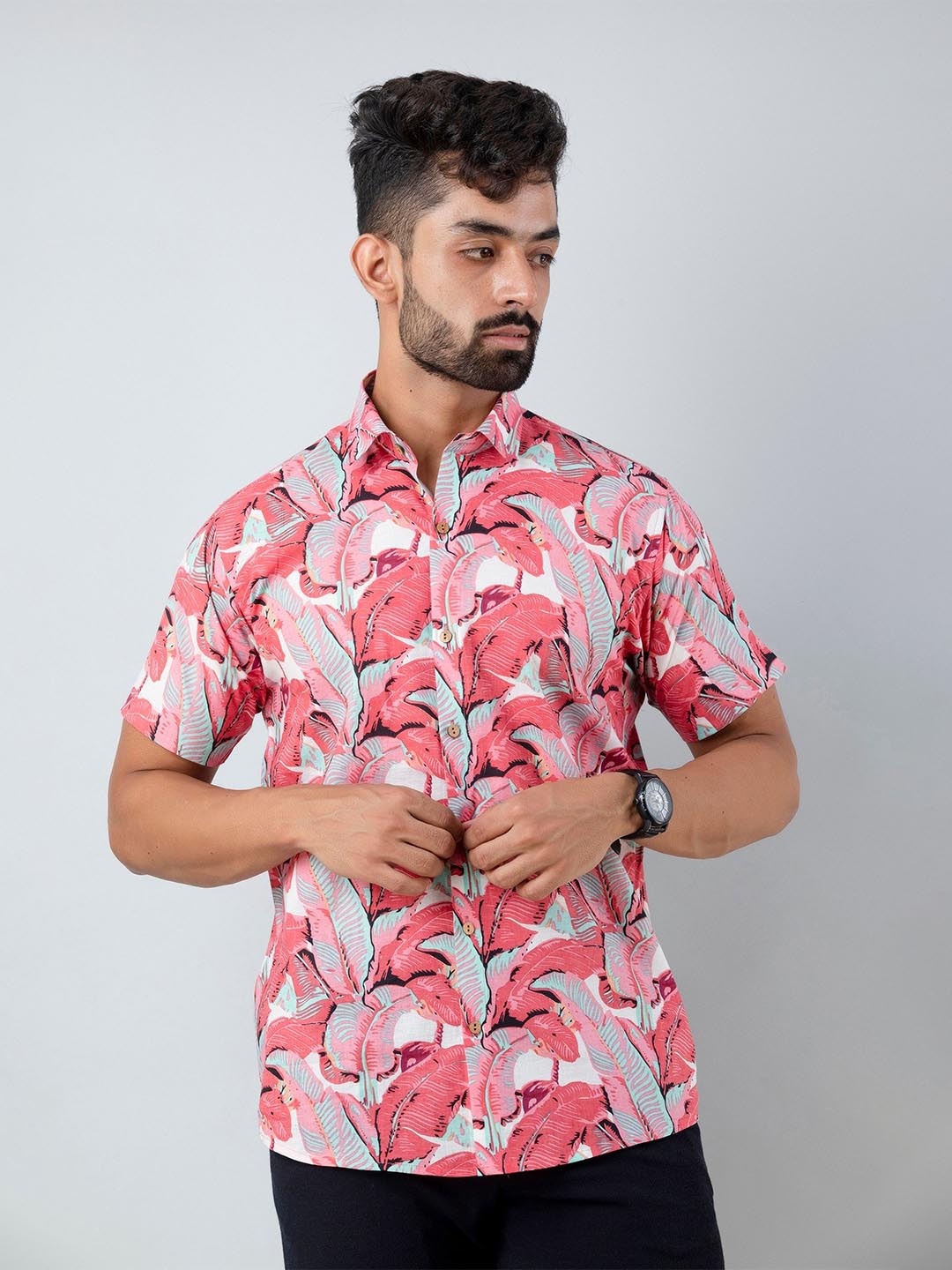 

Firangi Yarn Men Red & White Floral Printed Cotton Standard Casual Shirt
