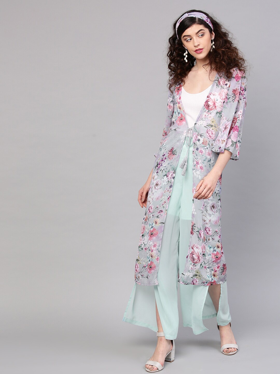

DressBerry Women Grey & Pink Floral Printed Tie-Up Shrug