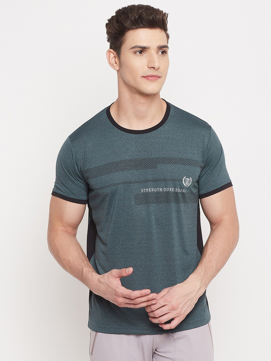 

Duke Men Green Typography Printed T-shirt