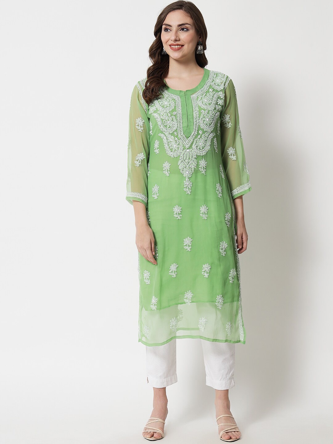 

PARAMOUNT CHIKAN Women Green & White Floral Embroidered Georgette Kurta