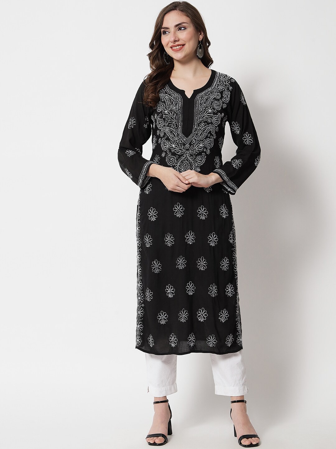 

PARAMOUNT CHIKAN Women Black Ethnic Motifs Embroidered Chikankari Kurta
