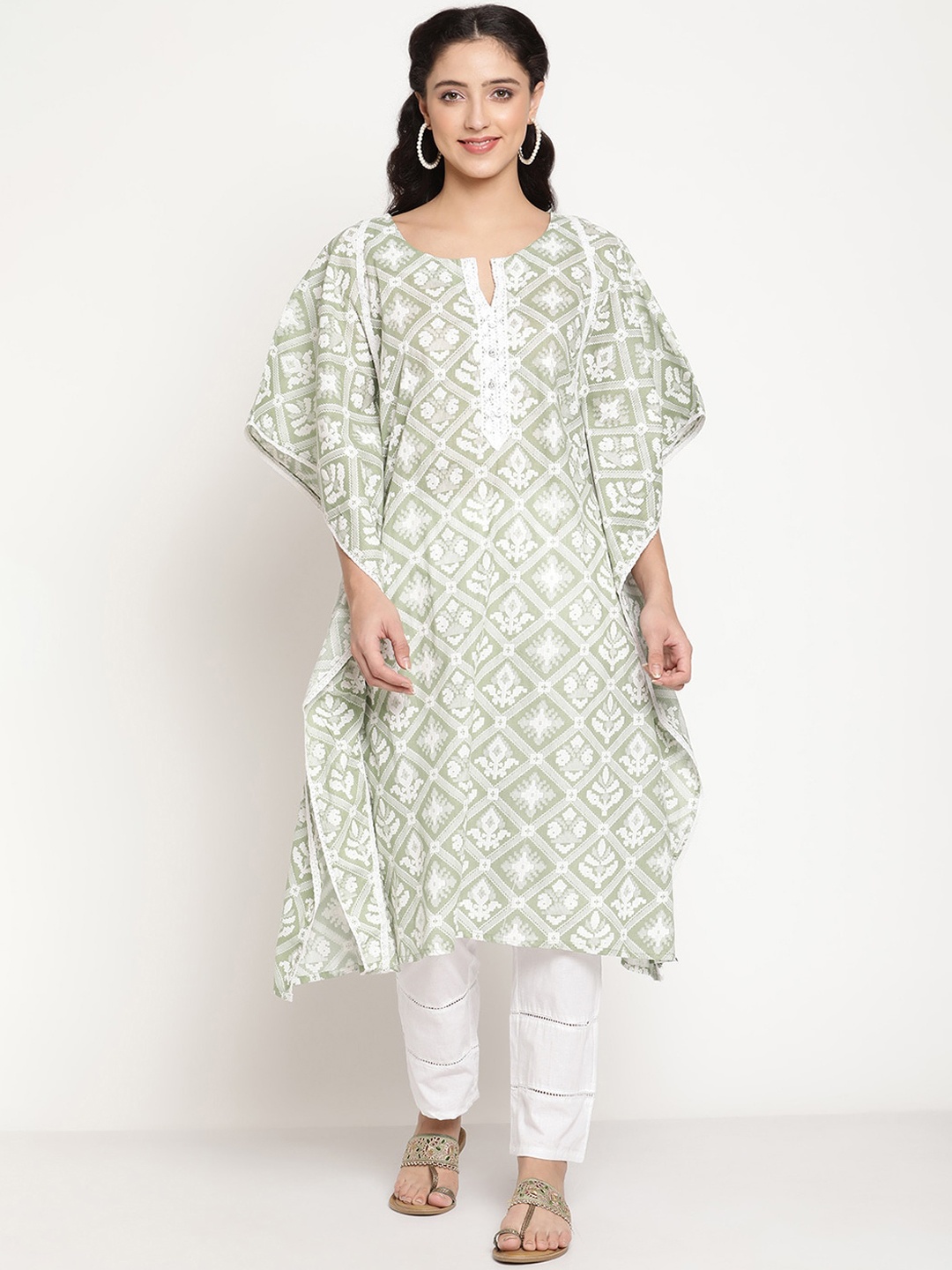 

Be Indi Women Green Geometric Printed Keyhole Neck Kaftan Kurta