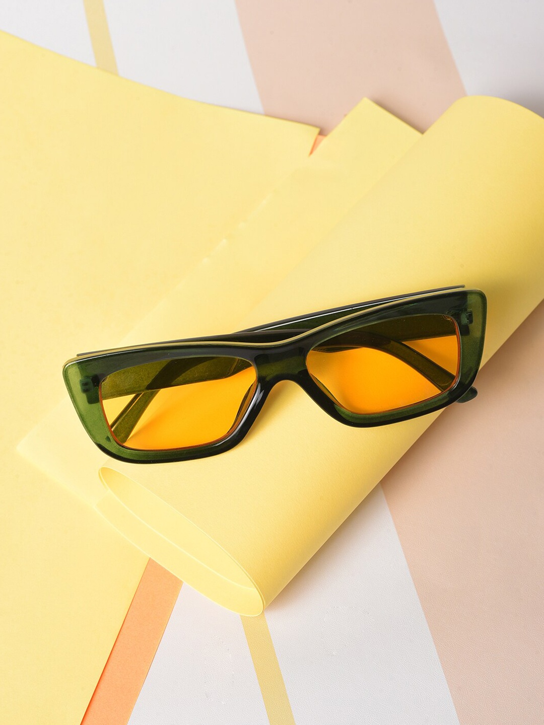 

HAUTE SAUCE by Campus Sutra Women Yellow Lens & Green Rectangle Sunglasses with UV Protected Lens