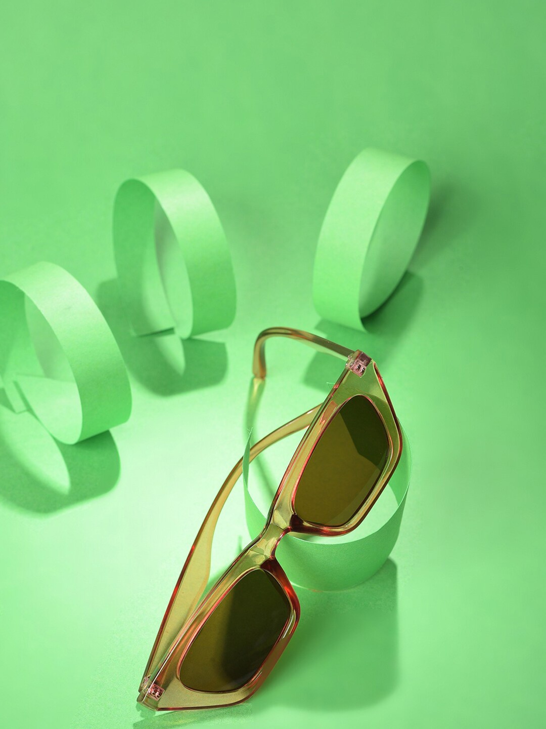 

HAUTE SAUCE by Campus Sutra Women Brown Lens & Pink Butterfly Sunglasses with UV Protected Lens, Peach