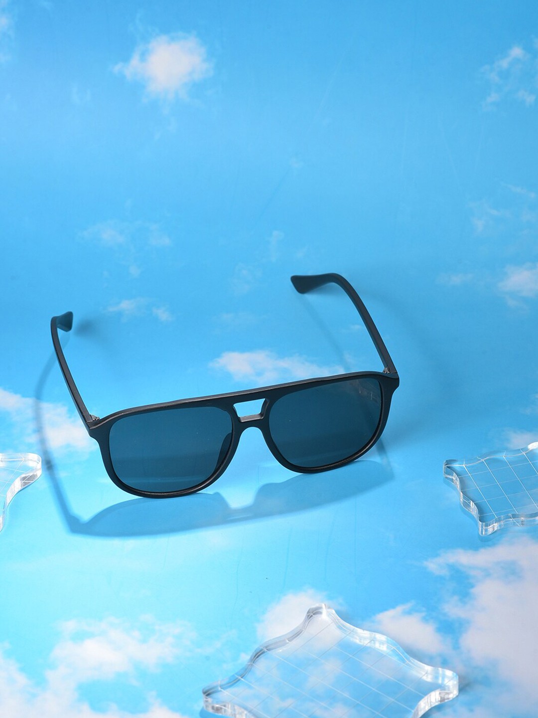 

HAUTE SAUCE by Campus Sutra Women Black Lens & Black Aviator Sunglass SS22_HSSG1100