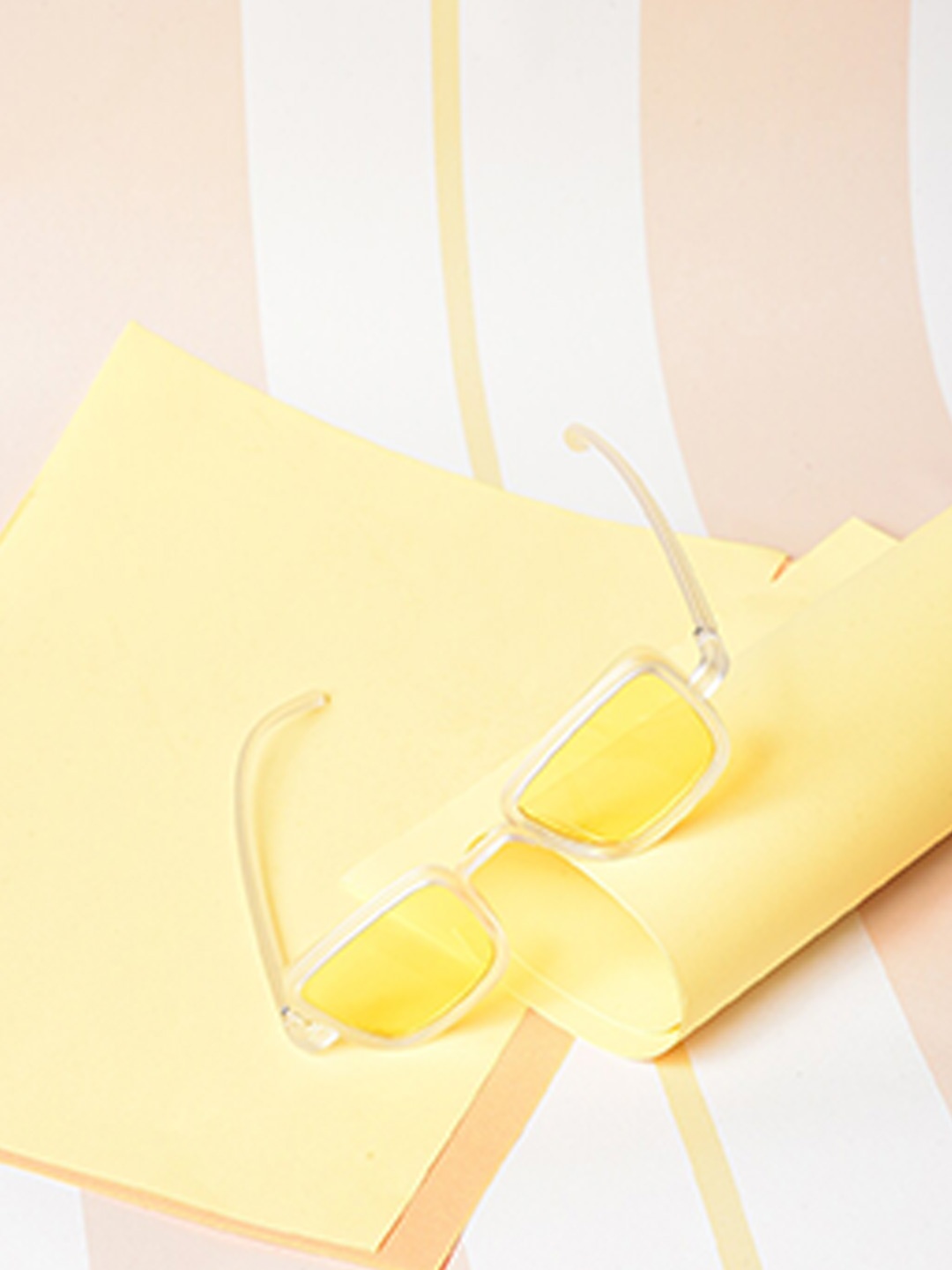 

HAUTE SAUCE by Campus Sutra Women Yellow Lens & Transparent Rectangle Sunglasses
