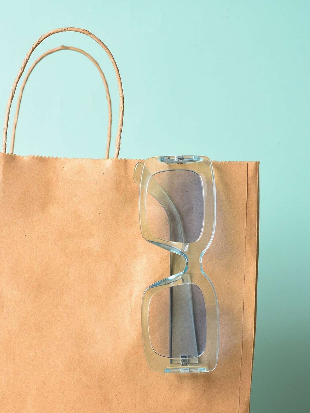 

HAUTE SAUCE by Campus Sutra Women Blue Lens & White Rectangle Sunglasses with Polarised Lens, Transparent