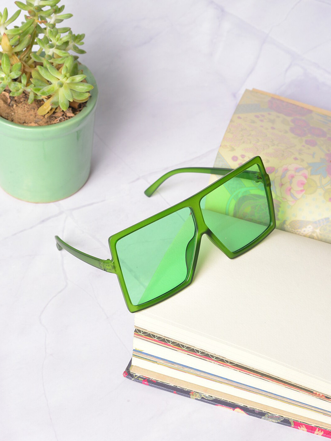 

HAUTE SAUCE by Campus Sutra Women Green Lens & Green Oversized Sunglasses with Polarised Lens