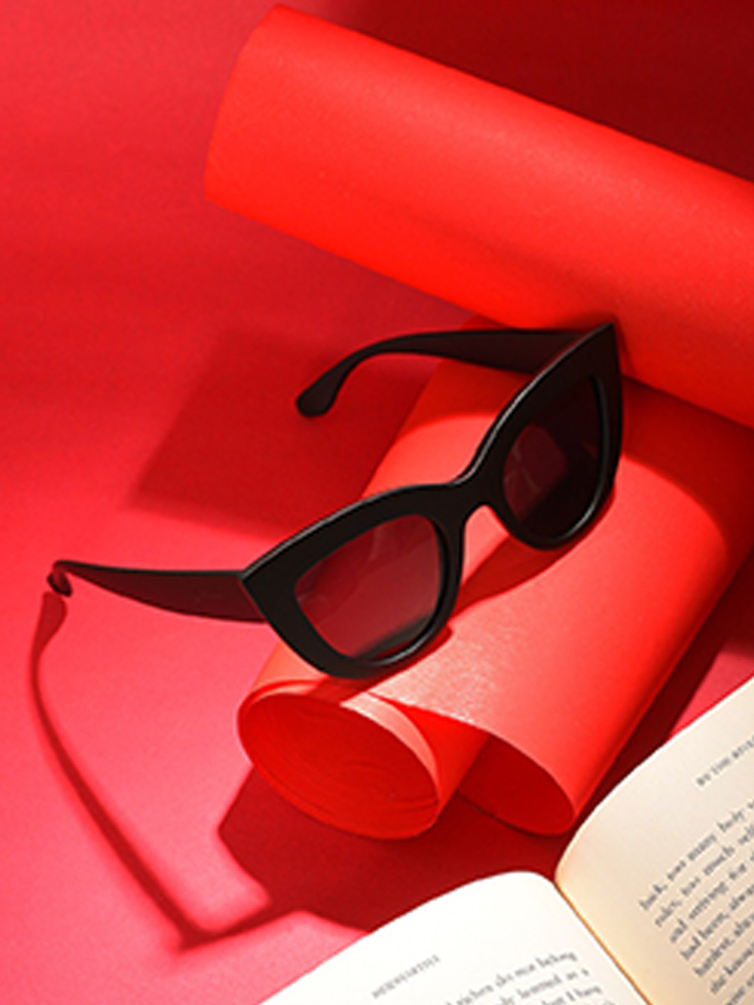 

HAUTE SAUCE by Campus Sutra Women Black Lens & Black Cateye Sunglasses SS22_HSSG1082