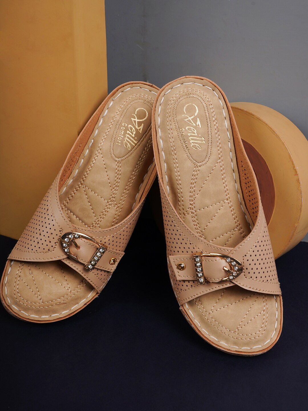 

VEILLE Beige PU Block with Laser Cuts
