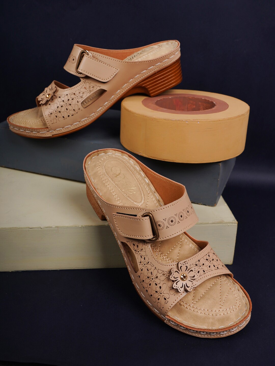 

VEILLE Beige PU Block Sandals with Laser Cuts
