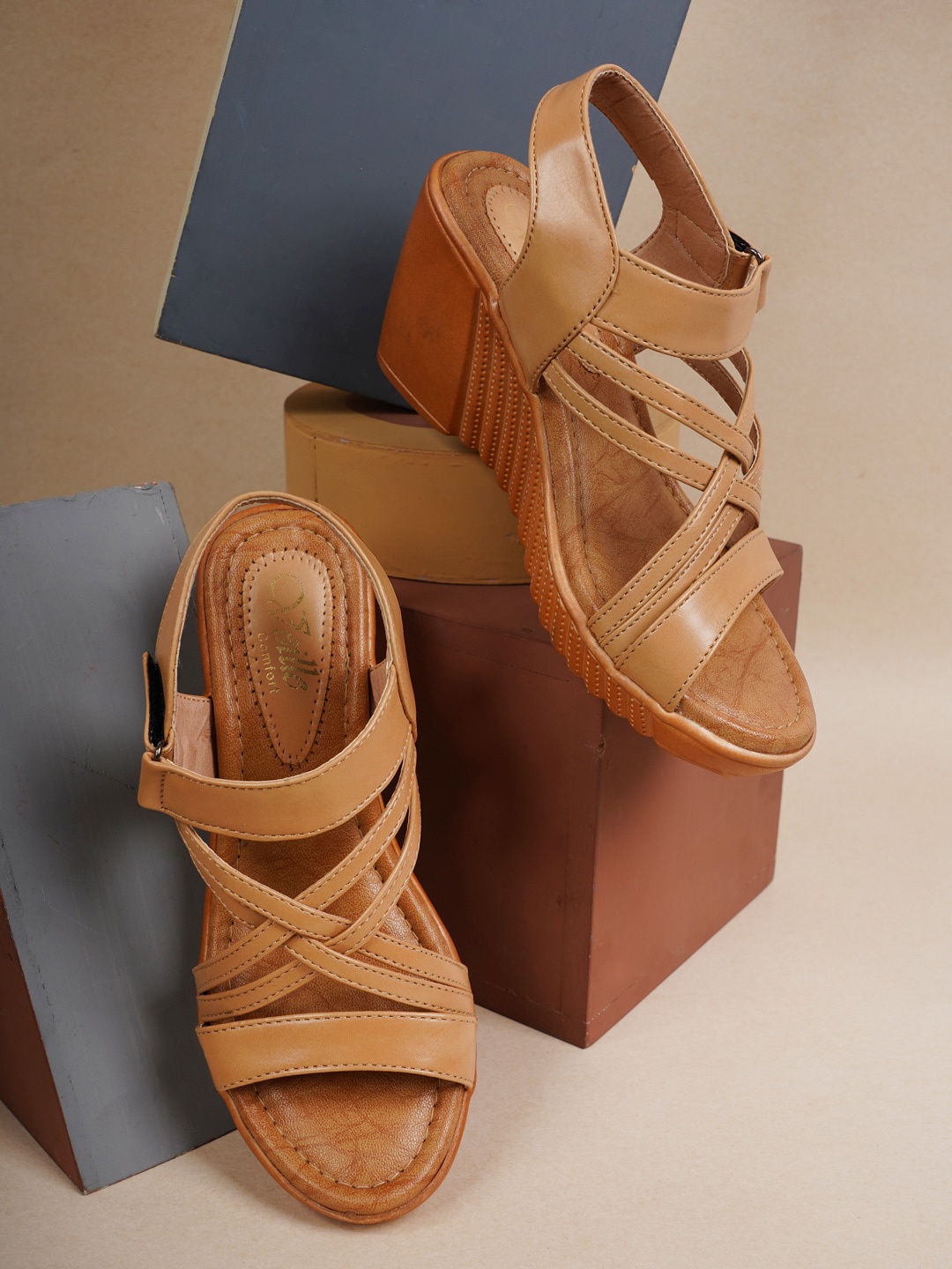 

VEILLE Beige PU Wedge