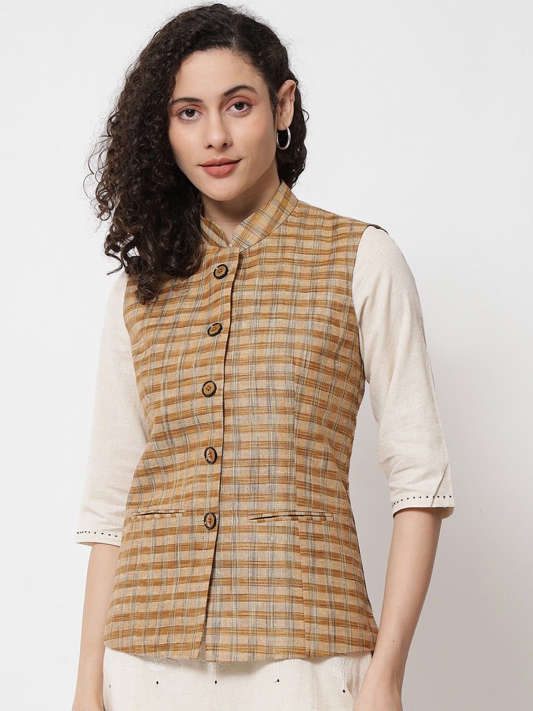 

Vastraa Fusion Women Brown Checkered Pure Cotton Nehru Jackets