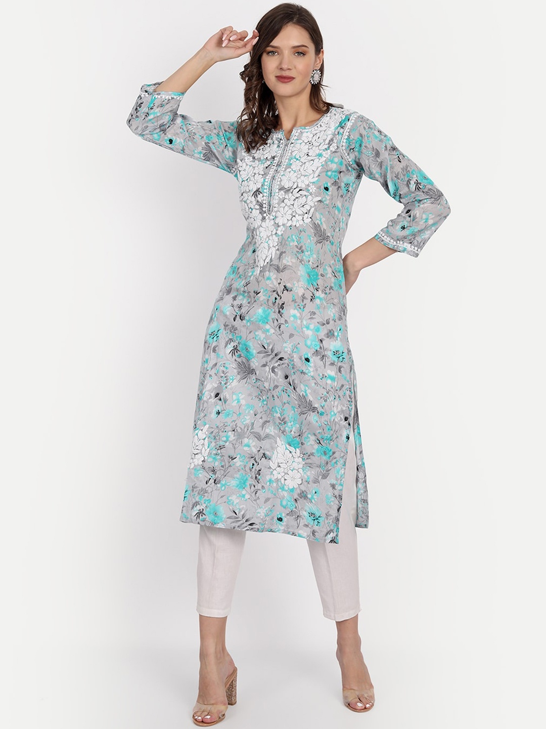 

Indiankala4u Women Grey & Blue Floral Chikankari Embroidered Kurta