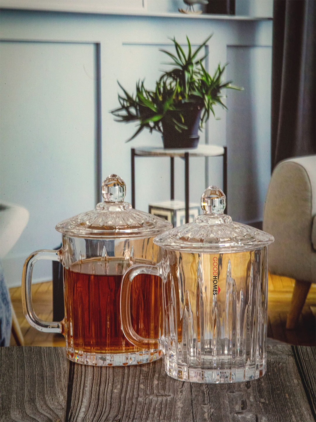 

GOODHOMES Transparent Set of 2 Textured Glass Mugs with Lids 360 ML