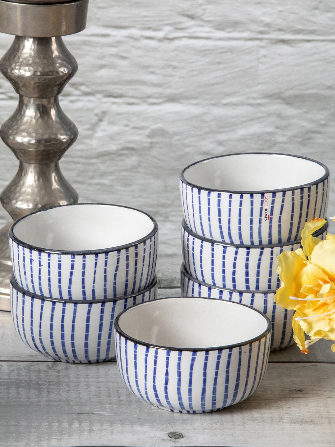 

GOODHOMES Set Of 6 Blue & White Dishwasher & Microwave safe Stoneware Bowls 180 ml each