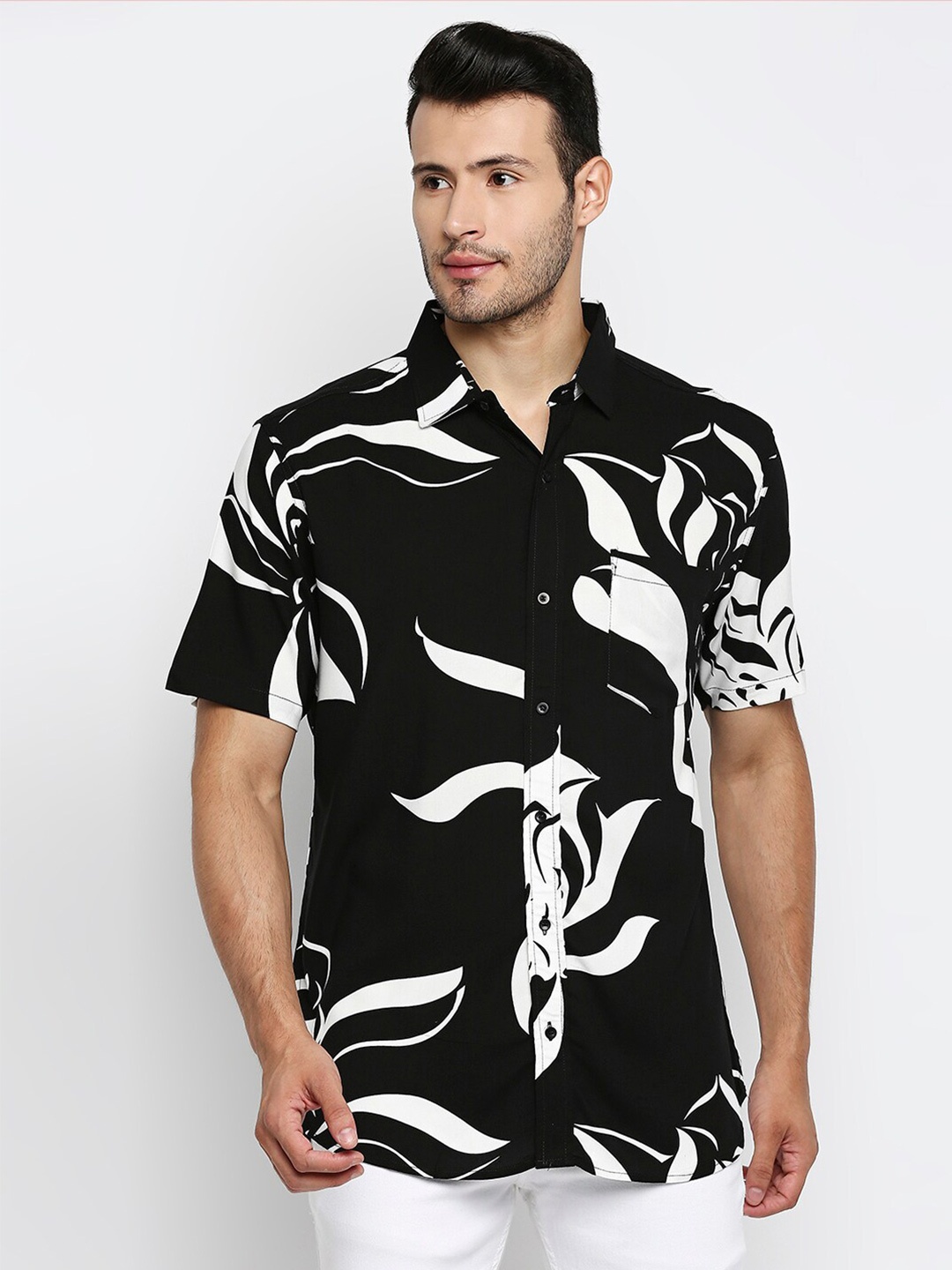 

MOD ECRU Men Black Modern Floral Printed Casual Shirt