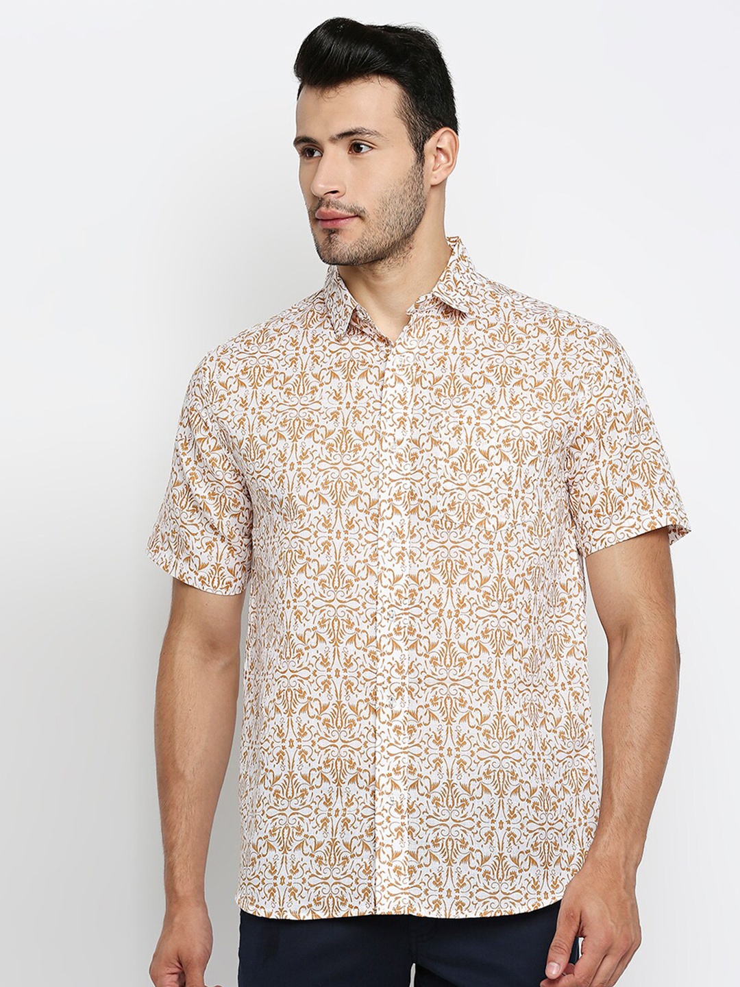 

MOD ECRU Men Yellow Modern Floral Printed Pure Cotton Casual Shirt
