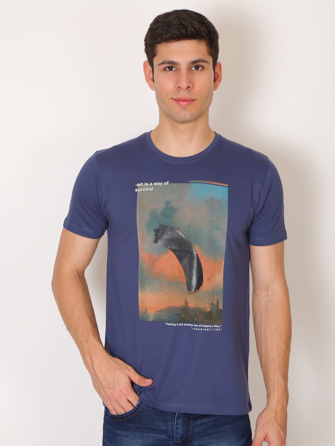 

VSQUARED2 Men Violet Printed Slim Fit T-shirt