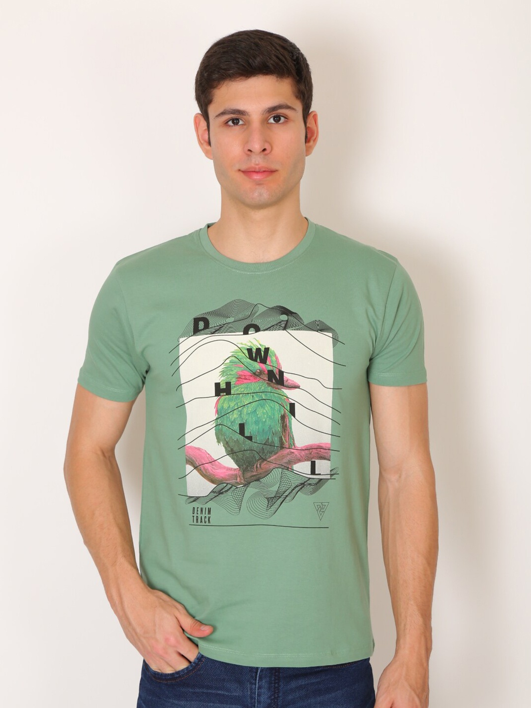 

VSQUARED2 Men Green Printed Applique Slim Fit T-shirt