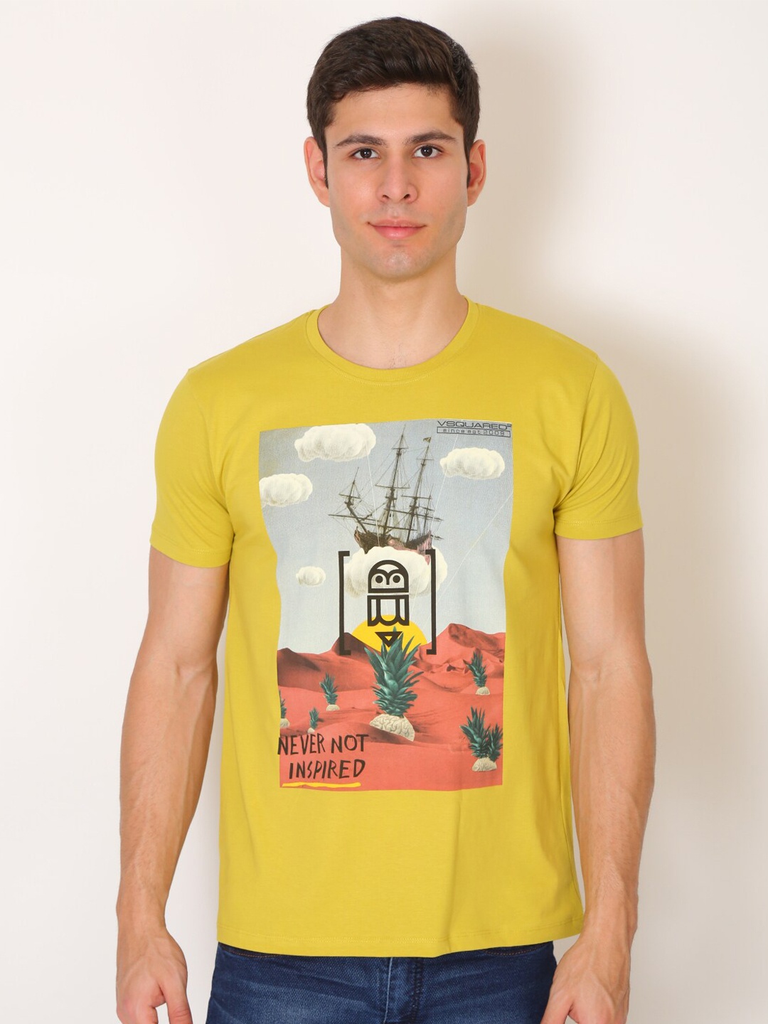 

VSQUARED2 Men Yellow & Blue Printed Slim Fit T-shirt