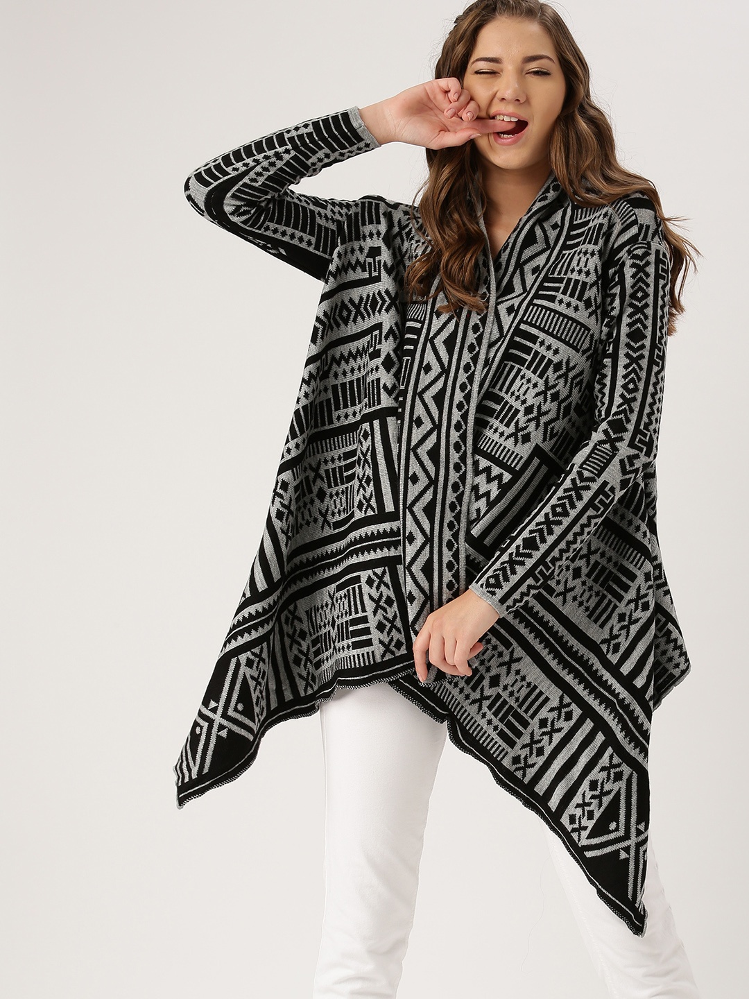 

DressBerry Grey & Black Patterned Shrug