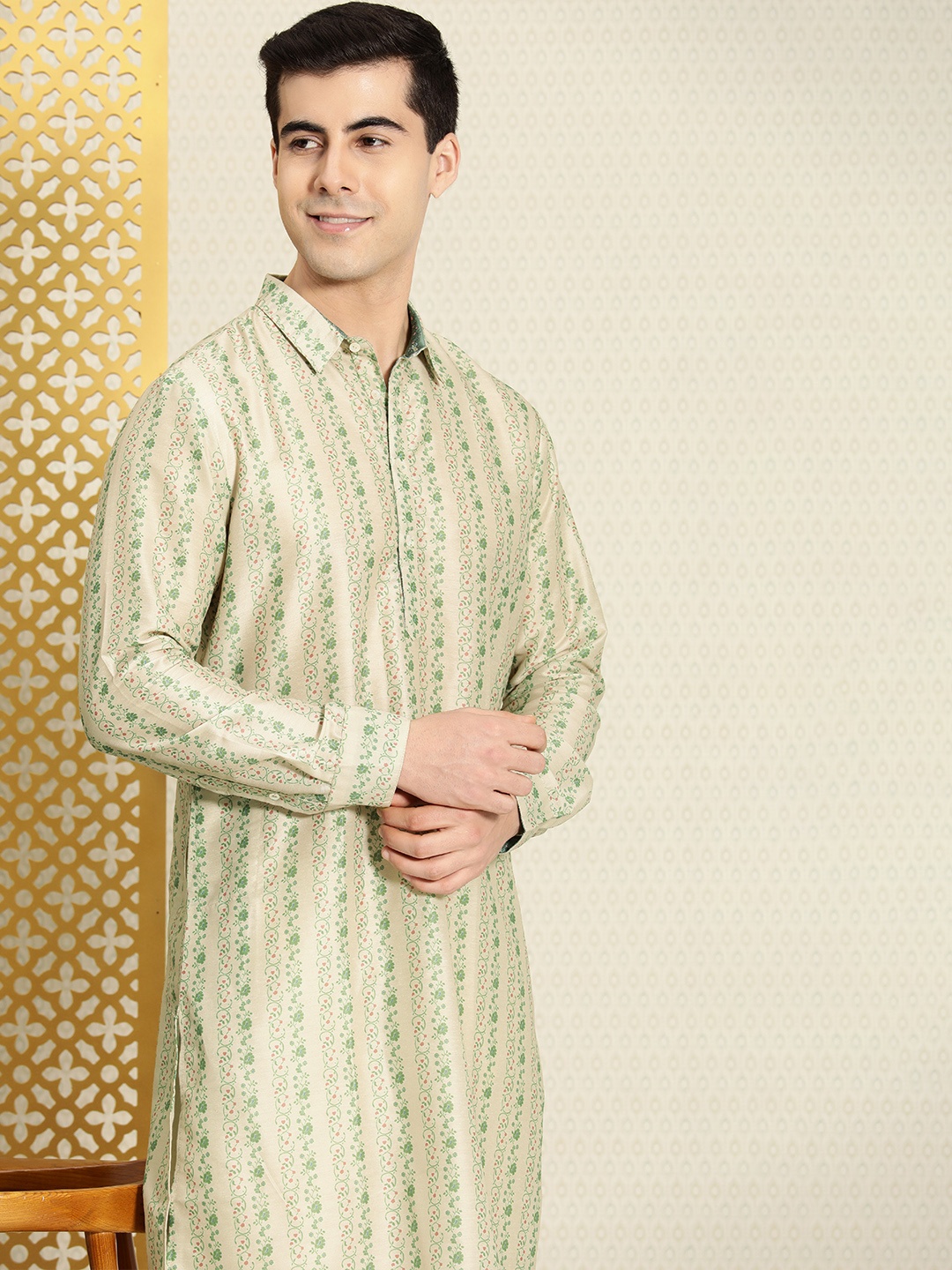 

House of Pataudi Men Beige & Green Rozana Floral Printed Kurta
