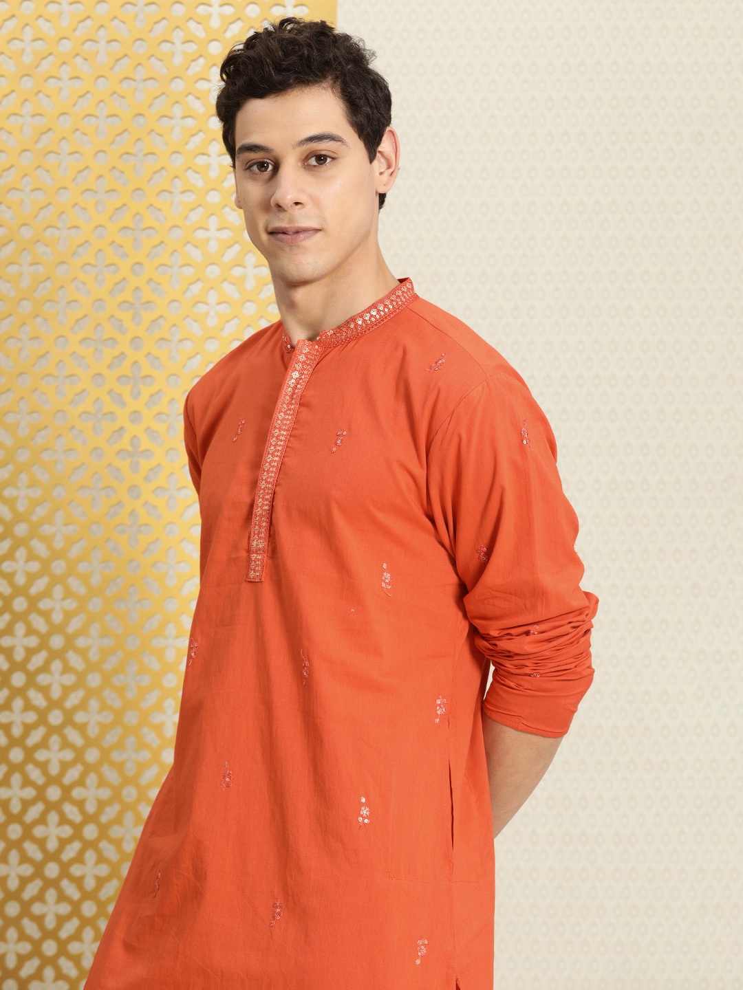 

House of Pataudi Men Orange Floral Embroidered Pure Cotton Jashn Kurta