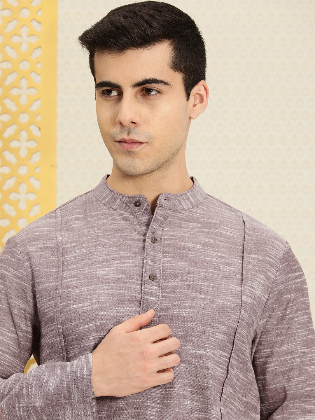 

House of Pataudi Men Mauve Solid Round Neck Kurta