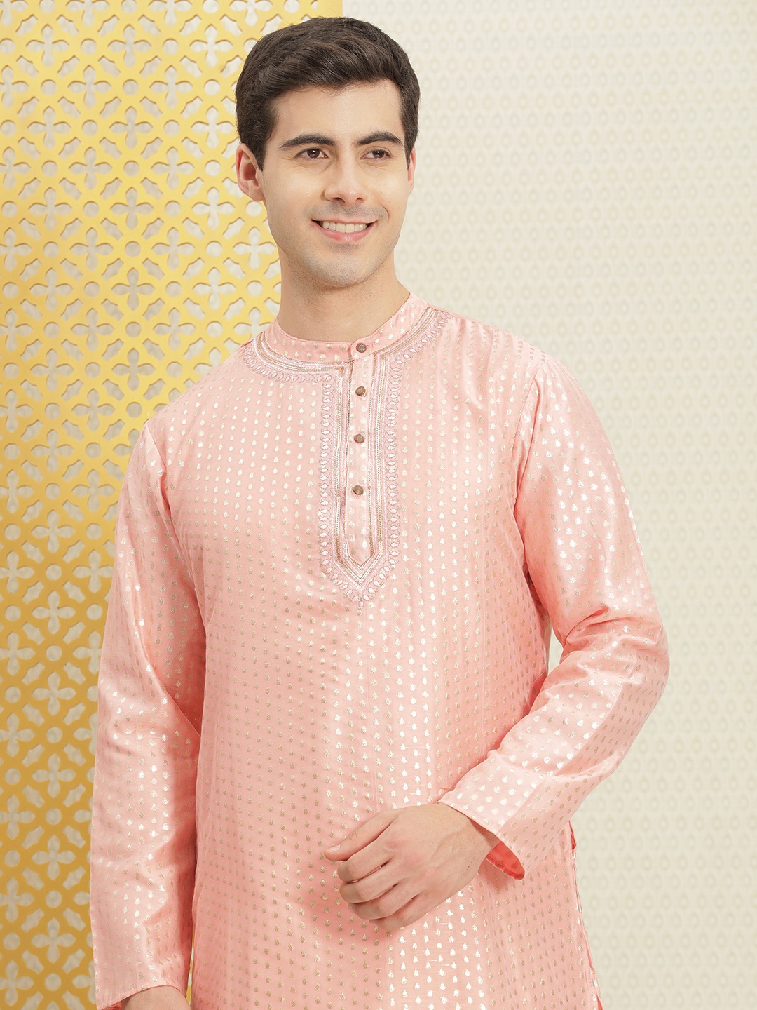 

House of Pataudi Men Ethnic Motifs Embroidered Pastels Jashn Kurta, Peach