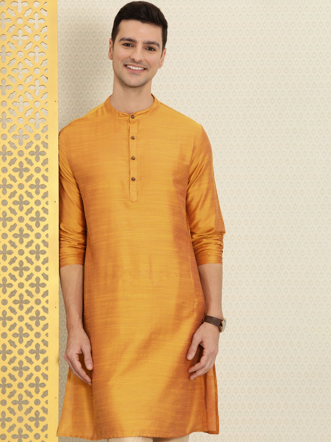 

House of Pataudi Men Gold-Toned Solid Mandarin Collar Straight Rozana Kurta